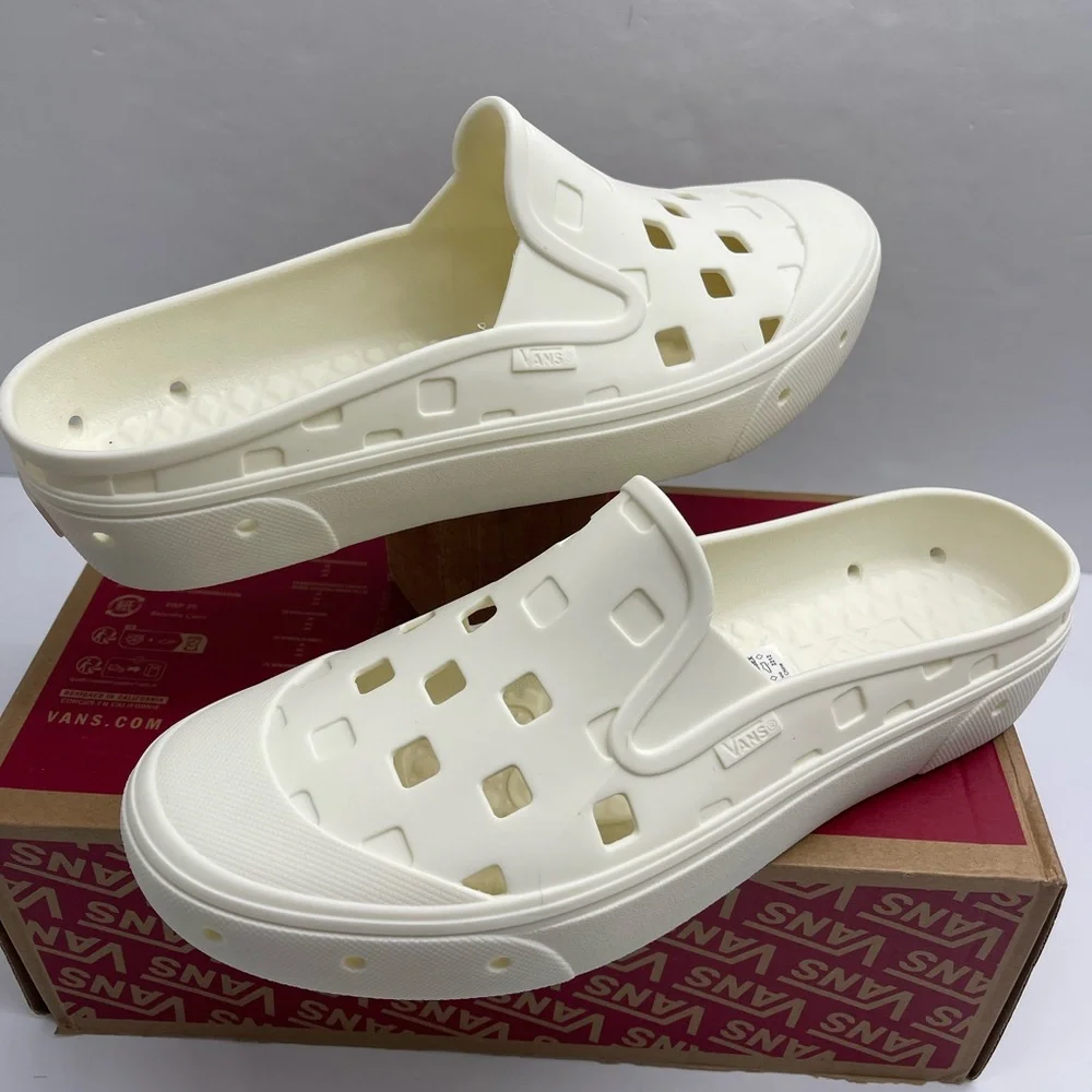 Vans Men’s Slip-On Mule Trk
Marshmallow
VN0005V8FS8 Cream Perforated Mules - Picture 9 of 16